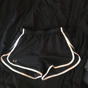 Under armour black shorts size small